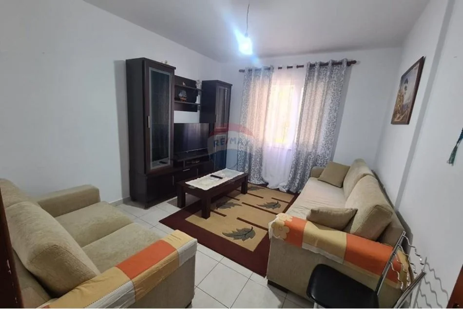 Tirane, jepet me qera apartament 1+1+Ballkon , 70 m² 500 € 