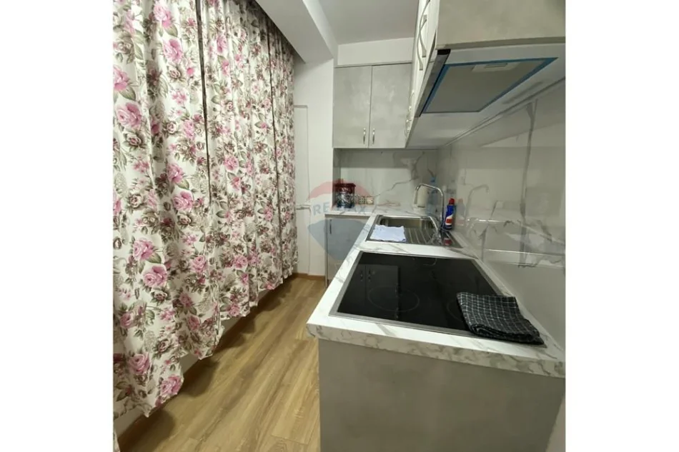 Tirane, jepet me qera apartament , 75 m² 550 € 