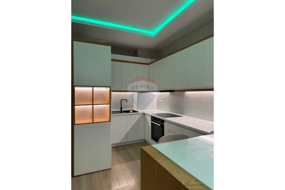 Tirane, jepet me qera apartament Kati 3, 92 m² 550 € (Casa Italia)