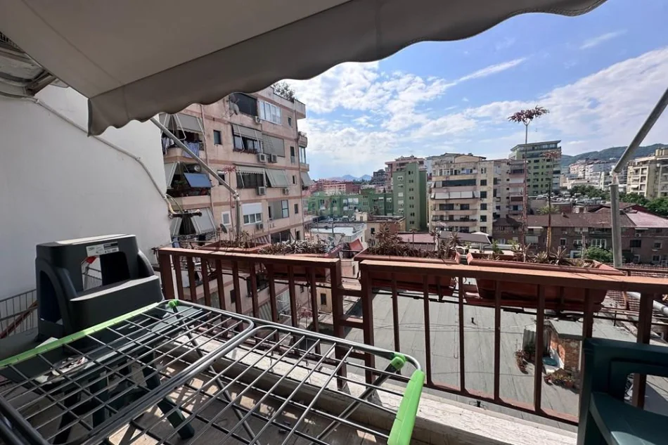 Tirane, jepet me qera apartament Kati 7, 110 m² 1.040 € 