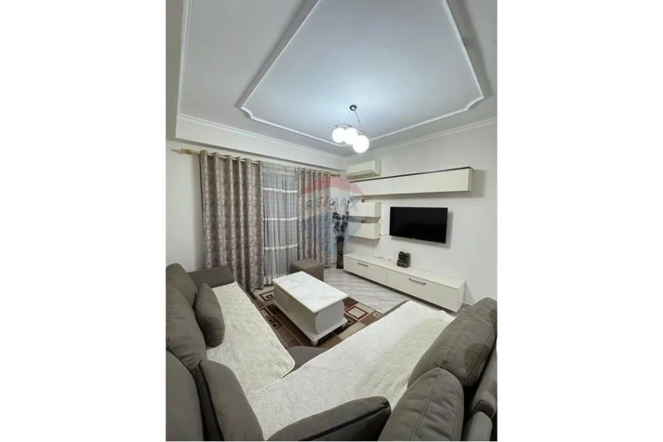 Tirane, jepet me qera apartament 1+1+Ballkon , 65 m² 550 € (Rruga Irfan Tomini)