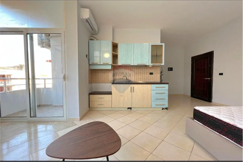 Vlore, shitet garsonier 1+1 Kati 9, 42 m² 86.000 € (Rruga Kosova, Skele, Vlore)