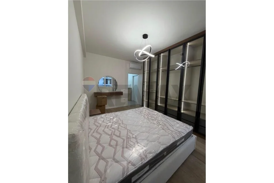 Tirane, jepet me qera apartament , 65 m² 800 € 