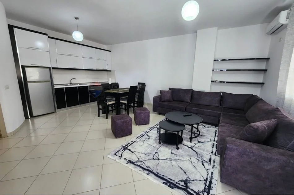 Tirane, jepet me qera apartament , 70 m² 550 € 