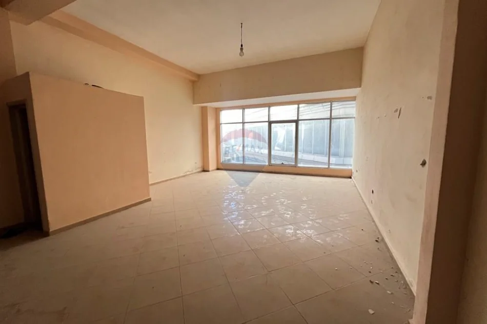 Vlore, shitet dyqan Kati 2, 51 m² (Blv. Ismail Qemali,Conad, Vlore)