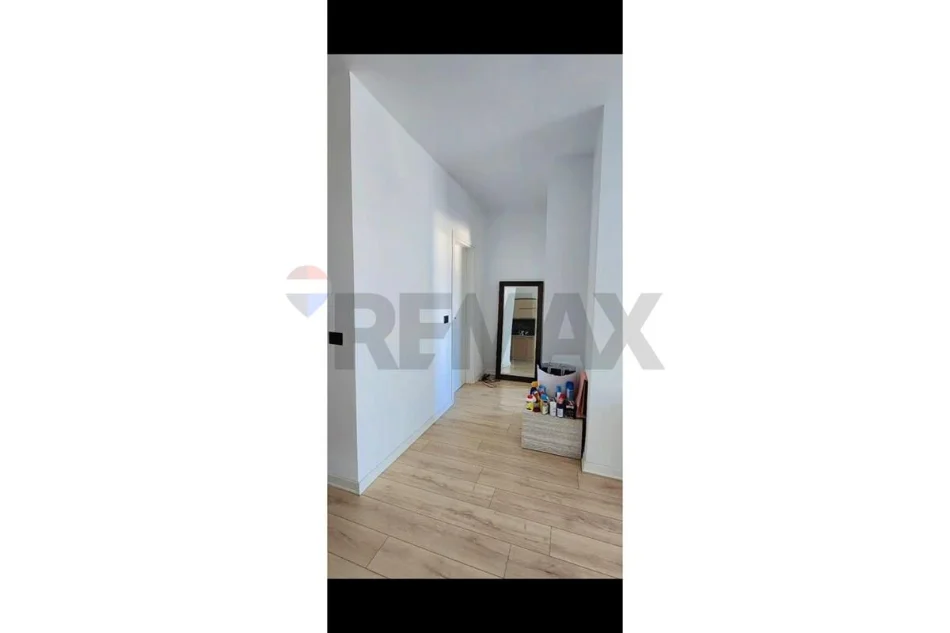 Tirane, shitet apartament 1+1+Ballkon Kati 4, 73 m² 106.000 € (Kthesa e Kamzes)