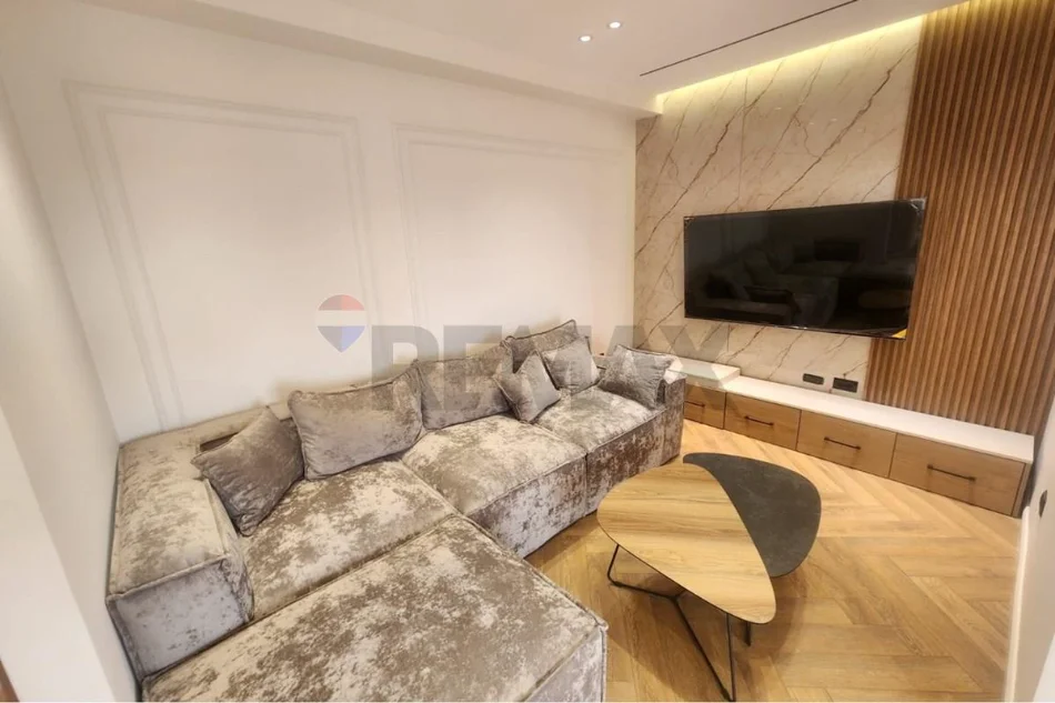 Tirane, shitet apartament , 105 m² 250.900 € 