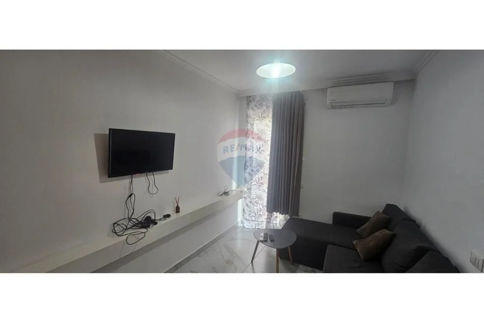 Tirane, jepet me qera apartament 1+1 , 46 m² 600 € 