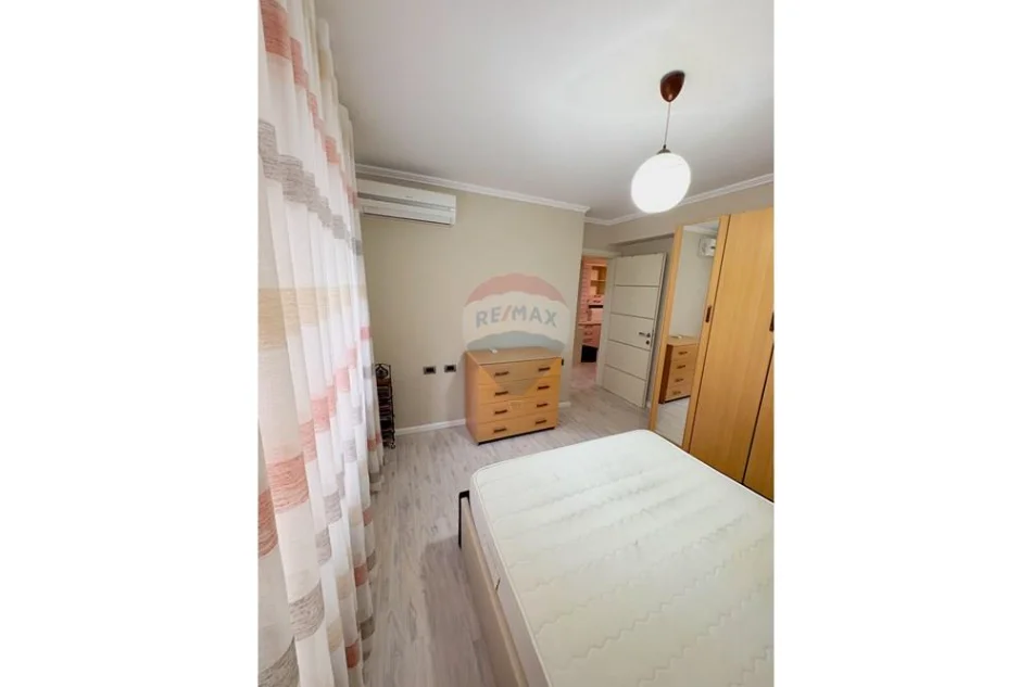 Tirane, jepet me qera apartament , 75 m² 900 € 