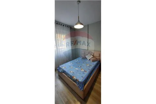 Tirane, jepet me qera apartament 3+1 , 113 m² 900 € (Komuna e Parisit, Albania)