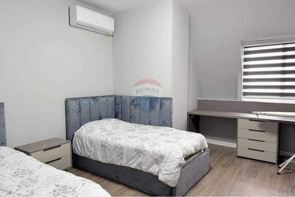 Tirane, shitet apartament 2+1+Ballkon , 140 m² 350.000 € 