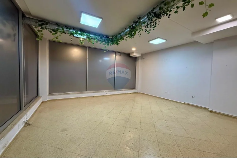Tirane, jepet me qera , 136 m² 900 € 
