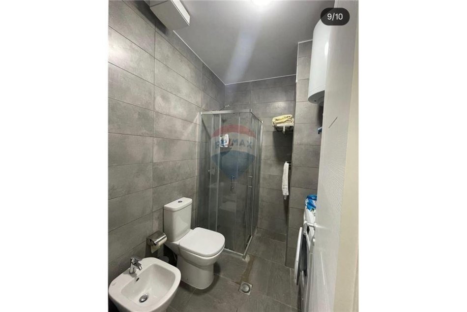Tirane, jepet me qera apartament 1+1 Kati 1, 90 m² 430 € (Xhorxh washington)