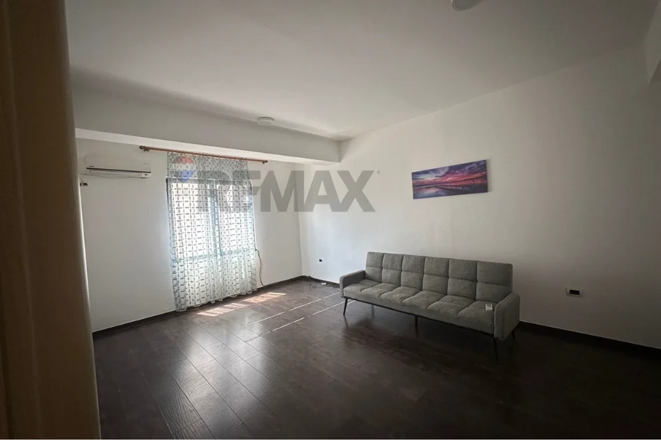 Tirane, jepet me qera apartament , 60 m² 700 € 