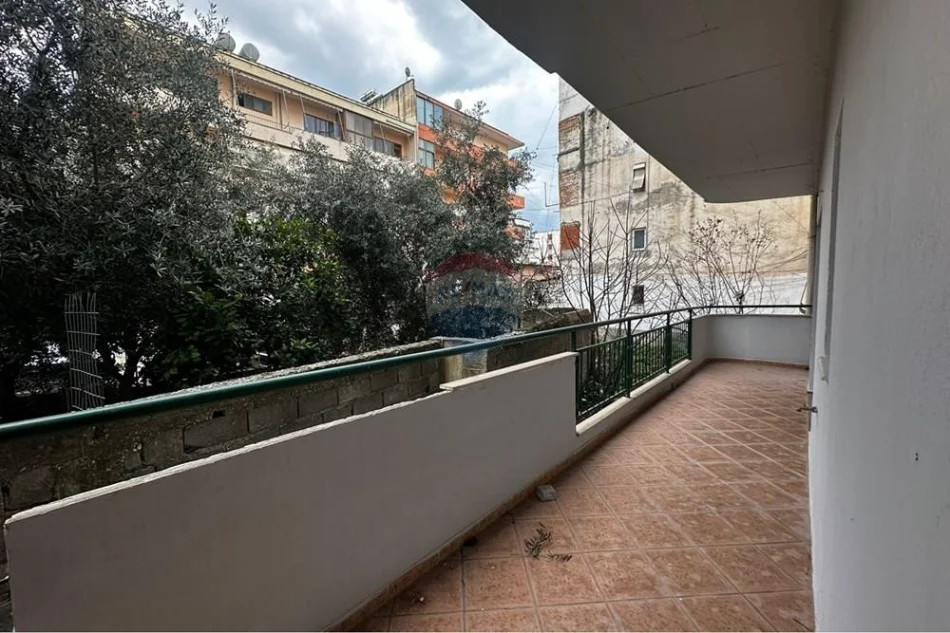 Vlore, shitet apartament 2+1+Ballkon Kati 1, 110 m² 147.000 € (Rruga Sulejman Delvina, Vlorë)