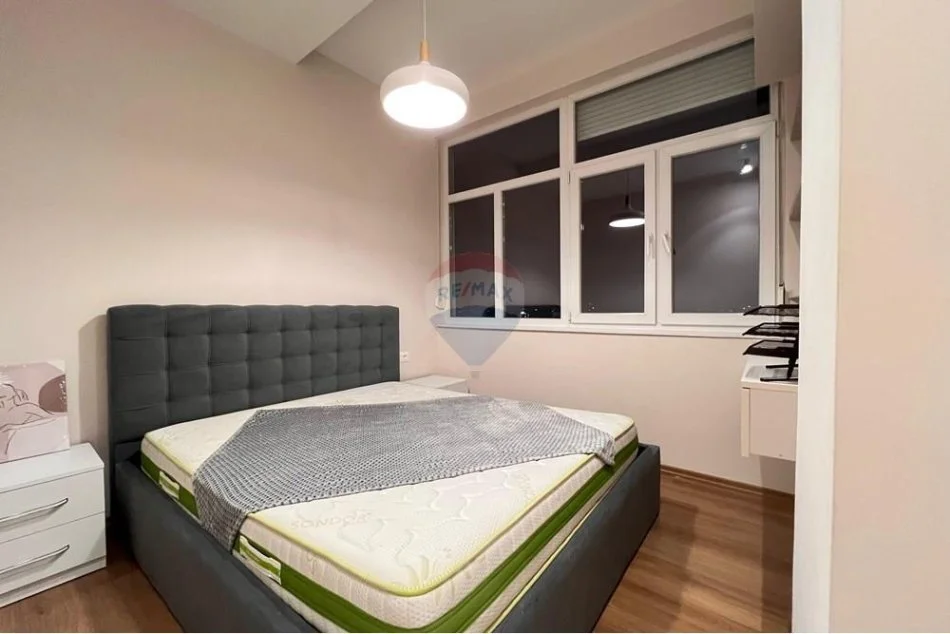 Tirane, jepet me qera apartament 2+1 , 88 m² 850 € 