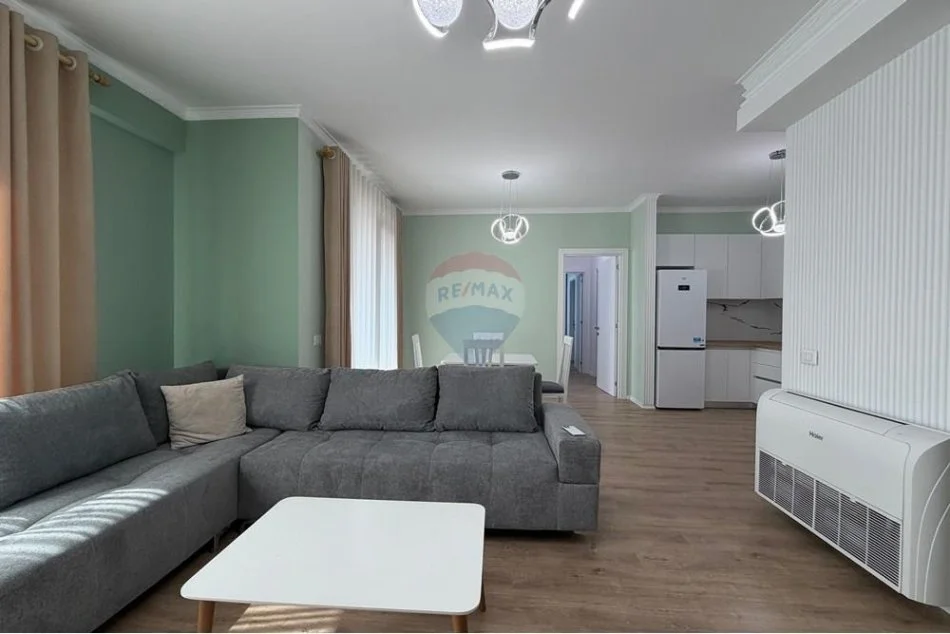 Tirane, jepet me qera apartament Kati 1, 100 m² 1.200 € (prane shkolles Arben Broci)