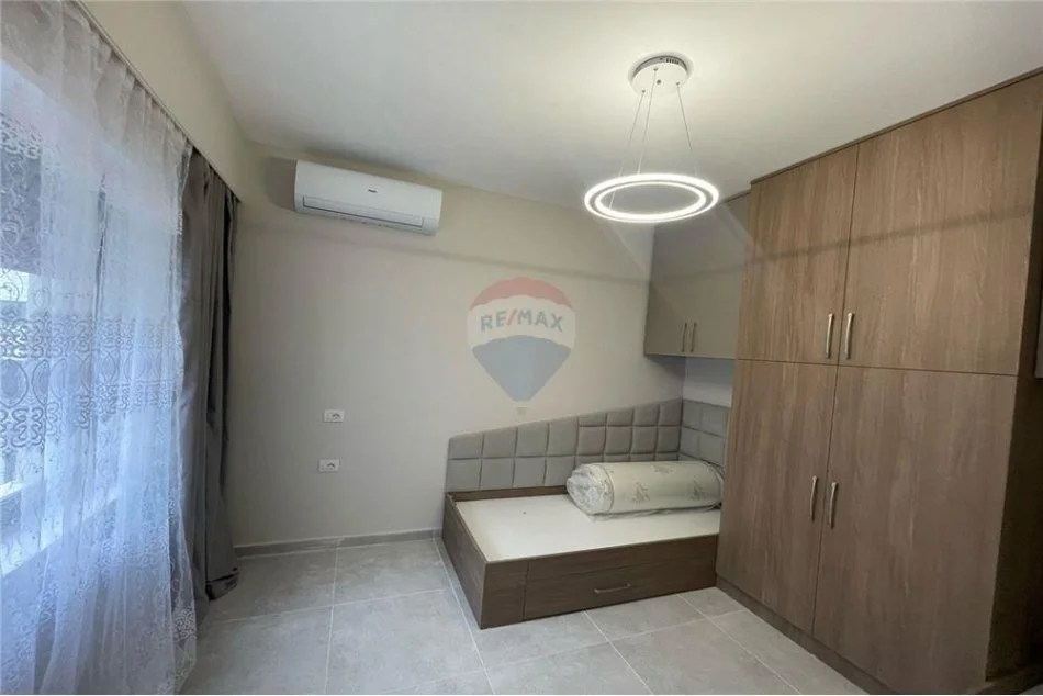 Tirane, jepet me qera apartament 2+1+Ballkon , 78 m² 700 € 