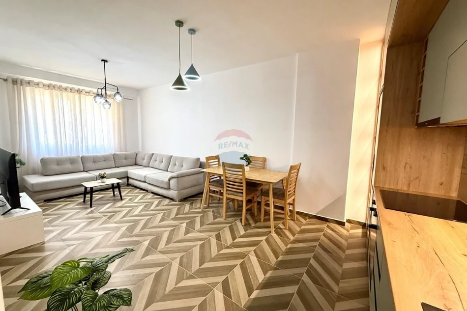 Rr. Dritan Hoxha, Apartament 1+1 - 550 Euro