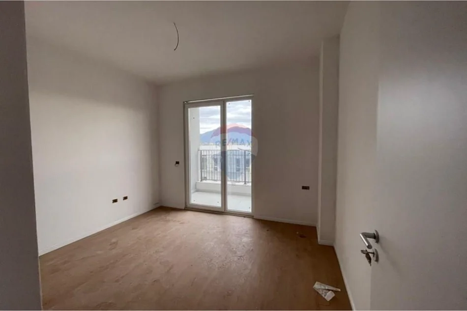 Tirane, shitet apartament , 137 m² 164.000 € 