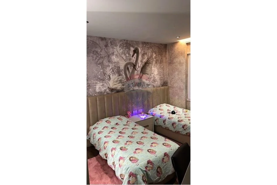 Tirane, jepet me qera apartament 2+1+Ballkon , 114 m² 1.200 € 