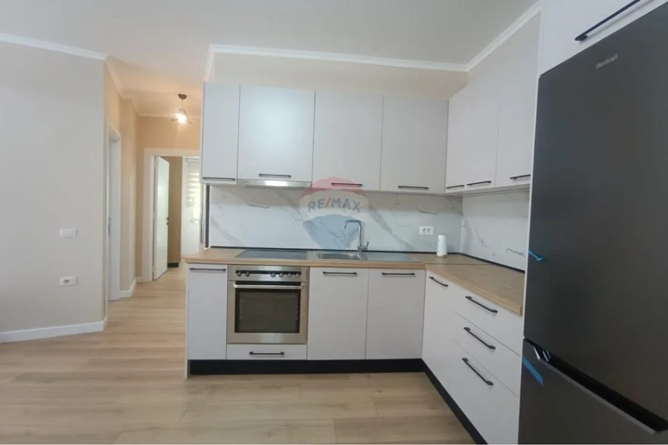 Tirane, shitet apartament 1+1 , 188.000 € (Don Bosko)
