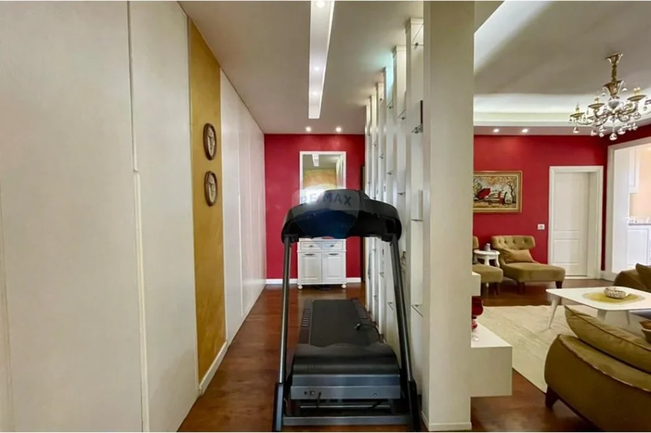 Tirane, shitet apartament , 150 m² 155.000 € 