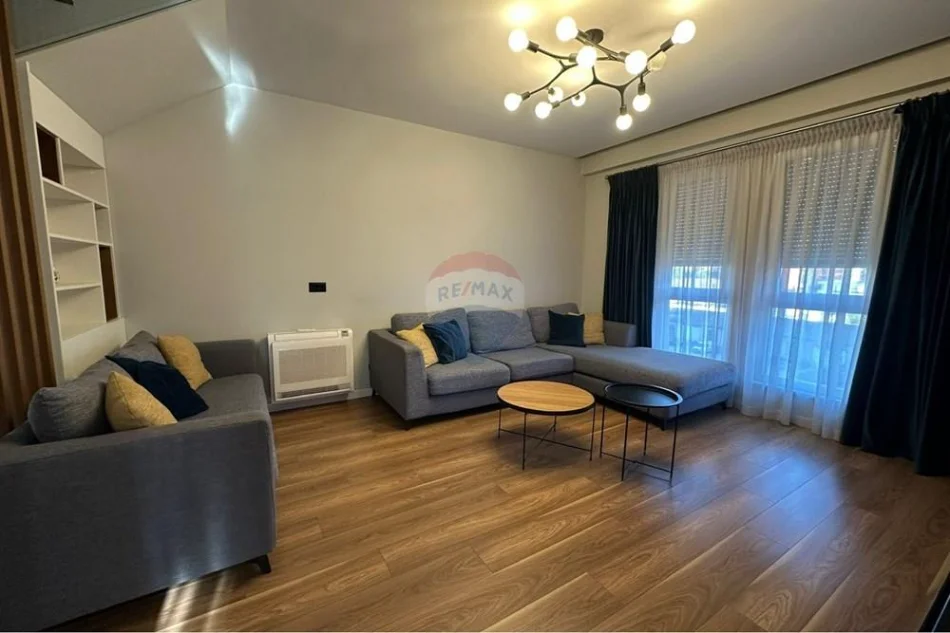 Tirane, jepet me qera apartament 3+1+Aneks+Ballkon , 130 m² 740 € (5 Maji)