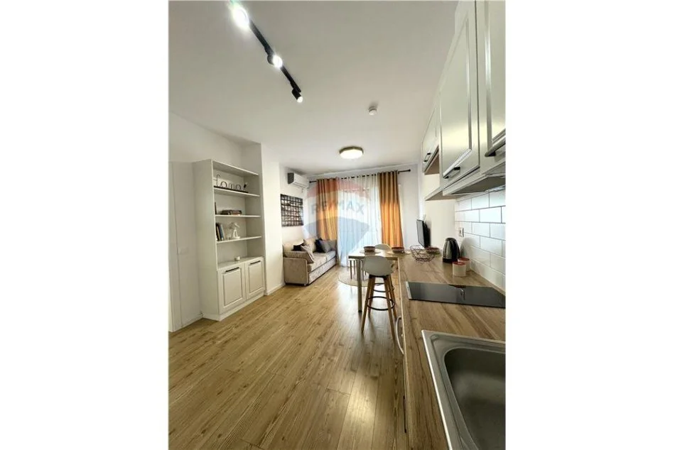 Tirane, jepet me qera apartament 1+1+Ballkon Kati 5, 56 m² 600 € (Rruga Saraceve)