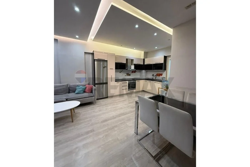 Tirane, jepet me qera 2+1 , 73 m² 650 € (Rruga Tefta Tashko)