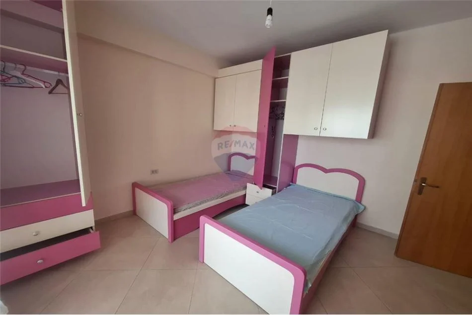 Vlore - Lungomare, jepet me qera apartament 2+1+Ballkon Kati 6, 107 m² 500 € (Rruga Dhimitër Konomi Vlore)