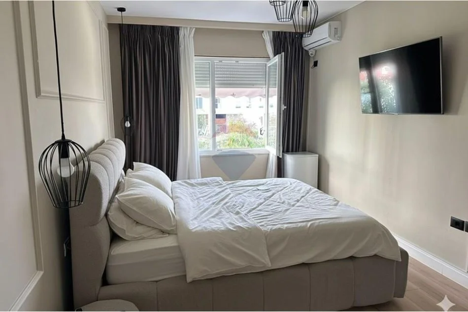 Tirane, shitet apartament 3+1 Kati 3, 100 m² 350.000 € (kika2)