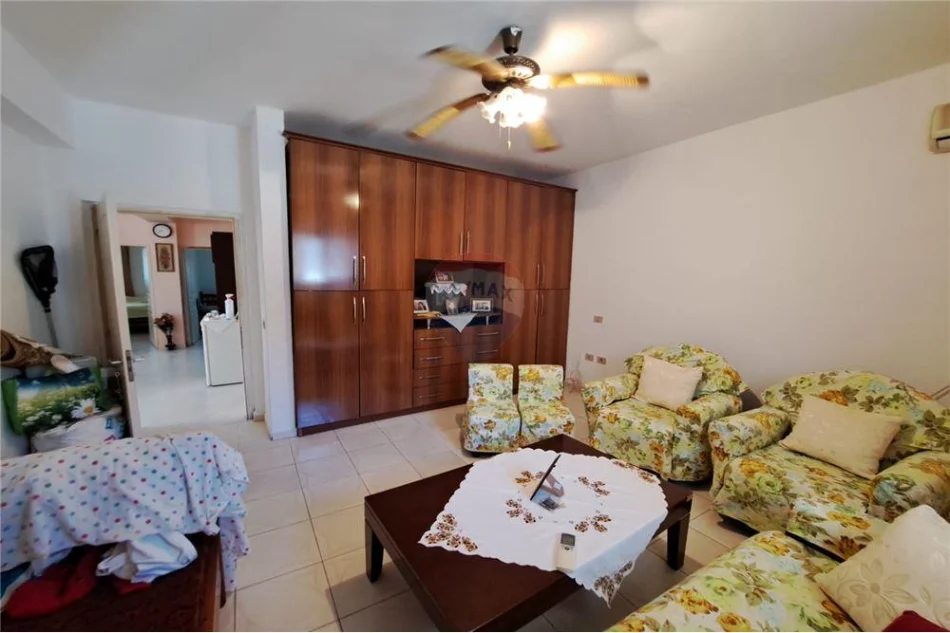 Vlore, shitet shtepi 3+1+Ballkon Kati 0, 456 m² 165.000 € (Ish Fusha Aviacionit Vlorë)
