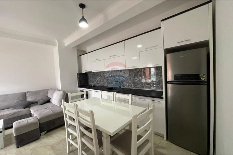Tirane, jepet me qera apartament 1+1 , 75 m² 55.000 € (Kompleksi Sima -Com)