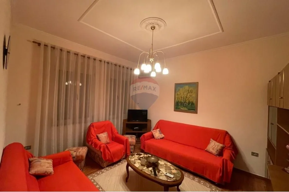 Tirane, jepet me qera apartament , 60 m² 620 € 