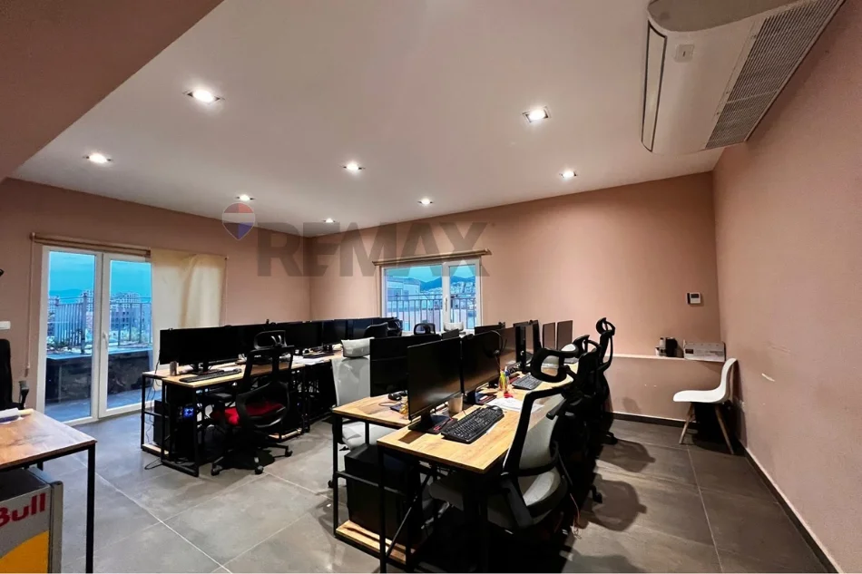 Tirane, jepet me qera zyre , 350 m² 3.500 € (Komuna e Parisit, Tiranë)