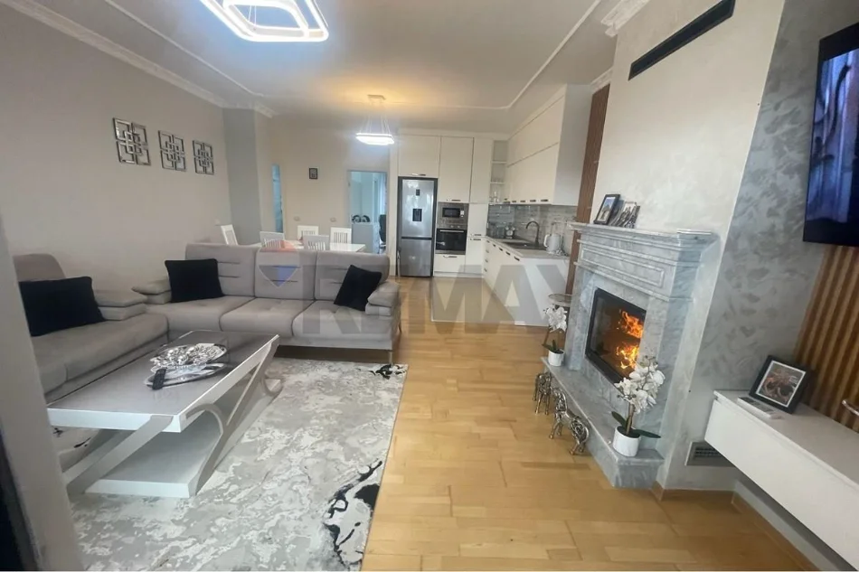 Tirane, jepet me qera apartament , 120 m² 800 € 