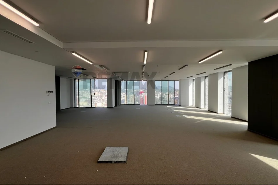 Tirane, jepet me qera ambjent biznesi , 460 m² 15.000 € (rruga elbasanit)