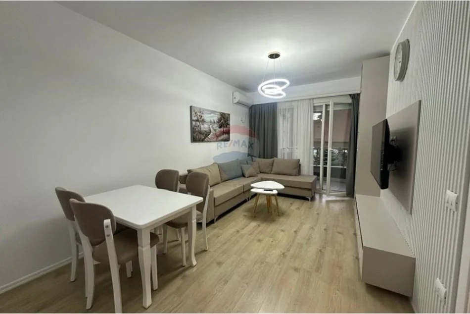 Tirane, jepet me qera apartament 2+1+Ballkon Kati 3, 100 m² 1.200 € 
