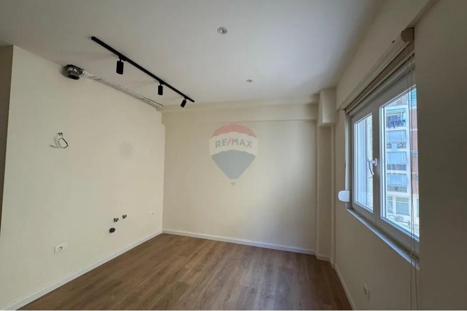 Tirane, shitet apartament , 36 m² 133.000 € 