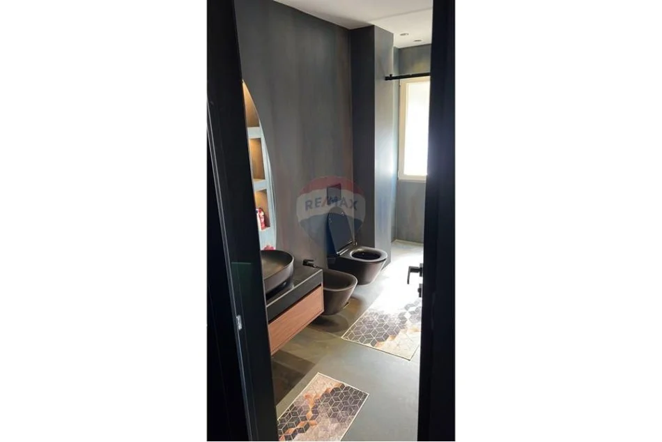 Tirane, jepet me qera apartament 2+1+Ballkon , 114 m² 1.200 € 