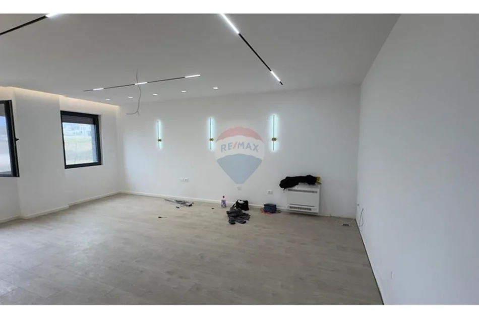 Tirane, jepet me qera zyre , 