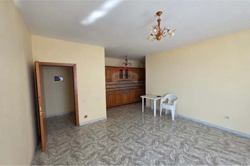 Vlore, shitet apartament 2+1+Ballkon Kati 5, 110 m² 100.000 € (Rruga Demokracia, Vlore)