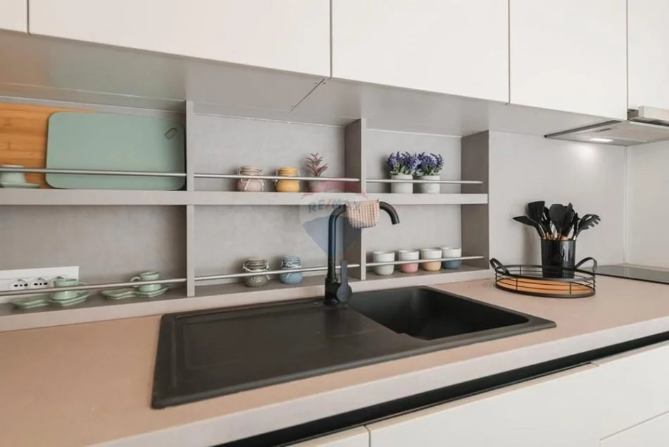 Tirane, jepet me qera apartament 2+1 Kati 4, 50 m² 1.300 € (Shallvaret)