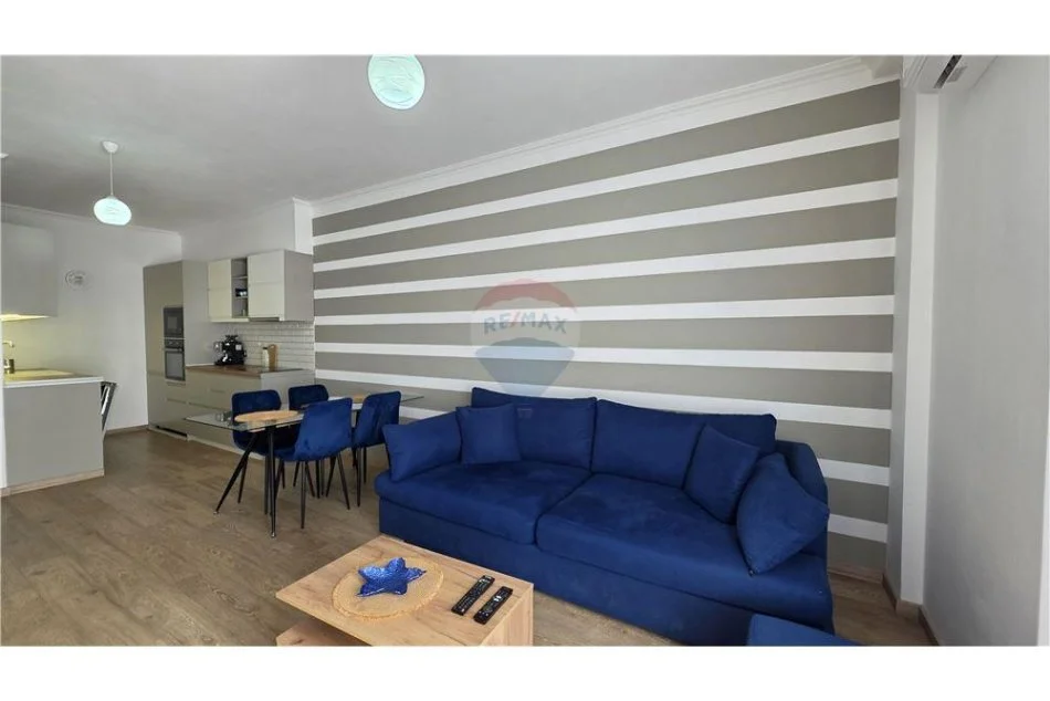 Vlore, shitet apartament 1+1 Kati 5, 74 m² 179.000 € (Rr. Dhimiter Konomi, Lungomare Vlore)