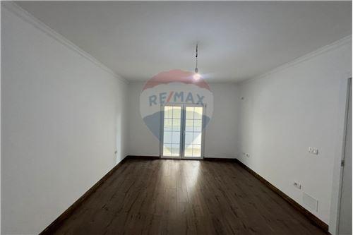 Tirane, shitet apartament 1+1, Kati 2, 56 m² 115,000 € (Rruga e Kavajes - 21 Dhjetori, Albania)