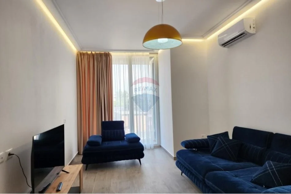 Tirane, jepet me qera apartament 2+1 Kati 2, 100 m² 800 € (rruga 4 deshmoret)