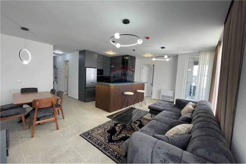 Tirane, jepet me qera apartament 2+1 , 100 m² 1.500 € 