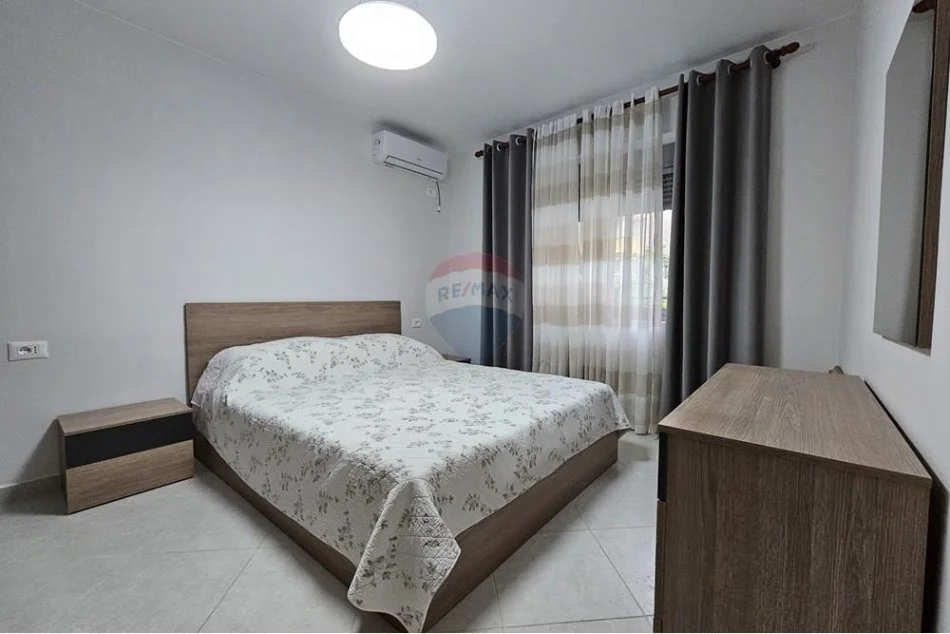 Tirane, jepet me qera apartament 1+1 , 65 m² 550 € (Shkolla e Baletit)