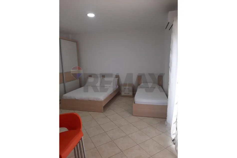 Vlore - Lungomare, jepet me qera garsonier Studio Kati 4, 45 m² 375 € (Rruga Aleksander Moisiu, Vlore)
